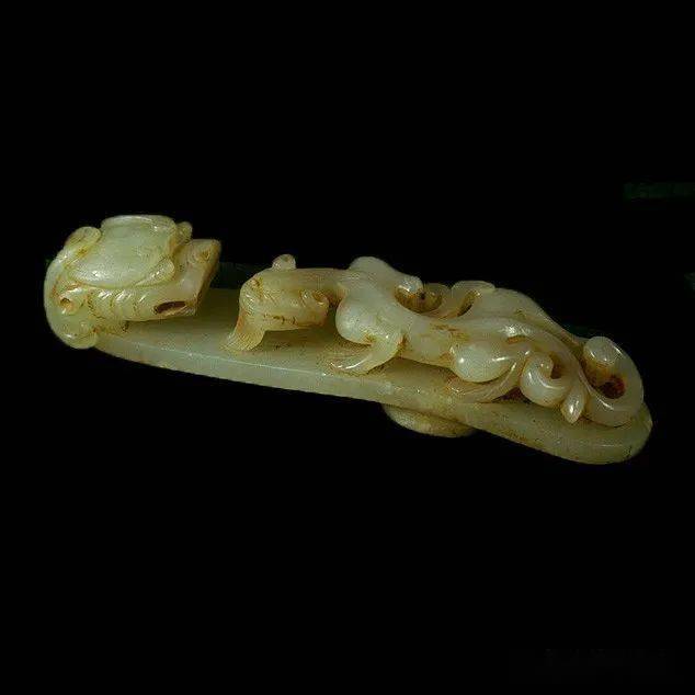 故宫博物院收藏古代约三万件中玉器占绝大部分