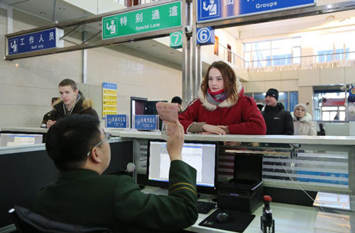 中俄互免签证团体旅游业务度过界江往返两国