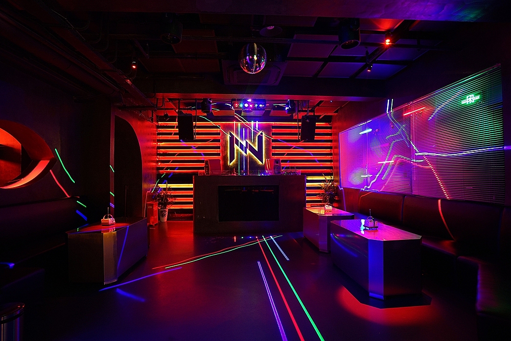 “泡夜店”是中国现代社会的个体化危机？