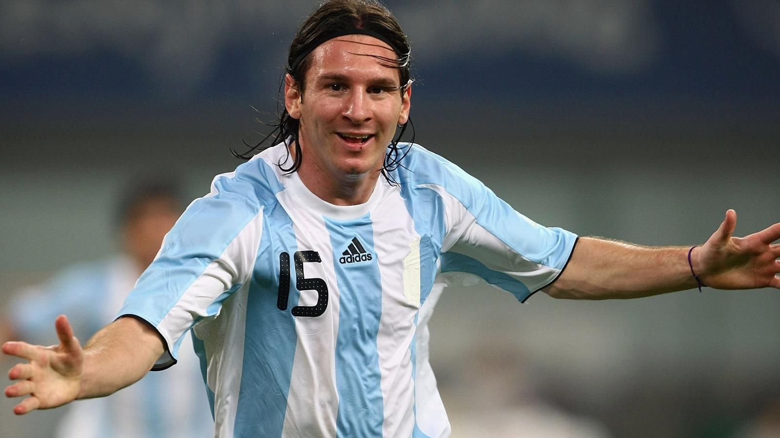 杯世界秋风的上一句_世界杯：_杯世界尔塔卡